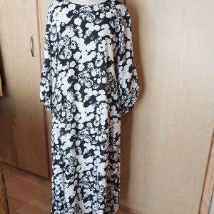 Floral Black and White Everlane Dress
